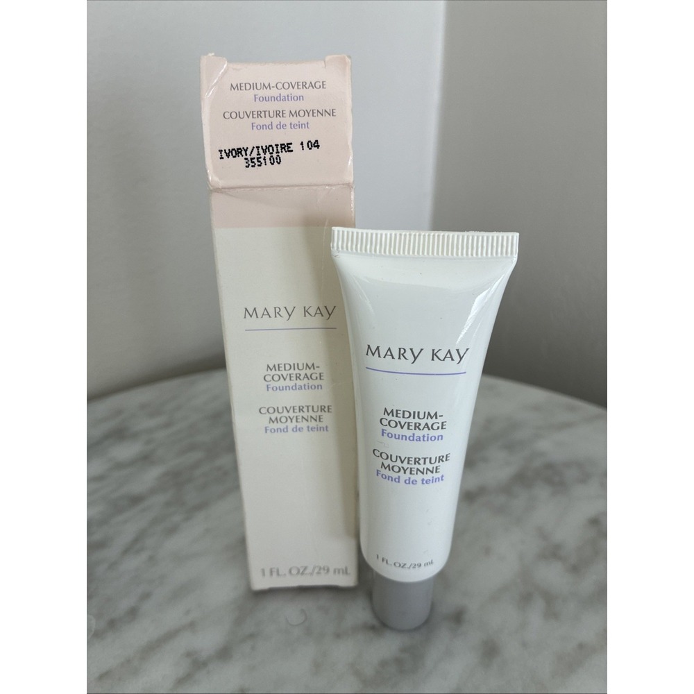 Mary Kay Medium Coverage Foundation 1 fl. oz. Ivory 104 Gray Cap 355100 - NOS